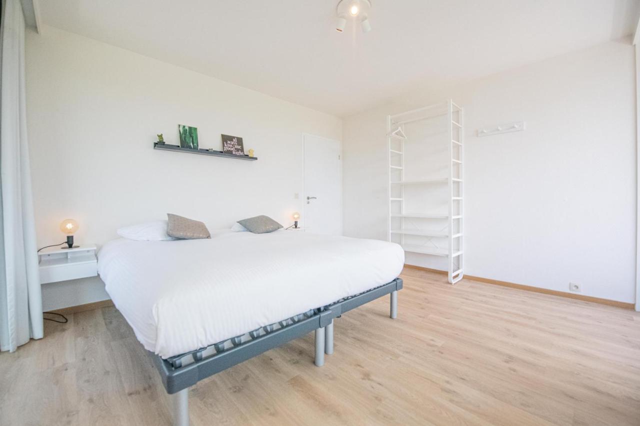 Apartment Between Waves